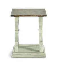 Estate W1064-07_Chairside Table